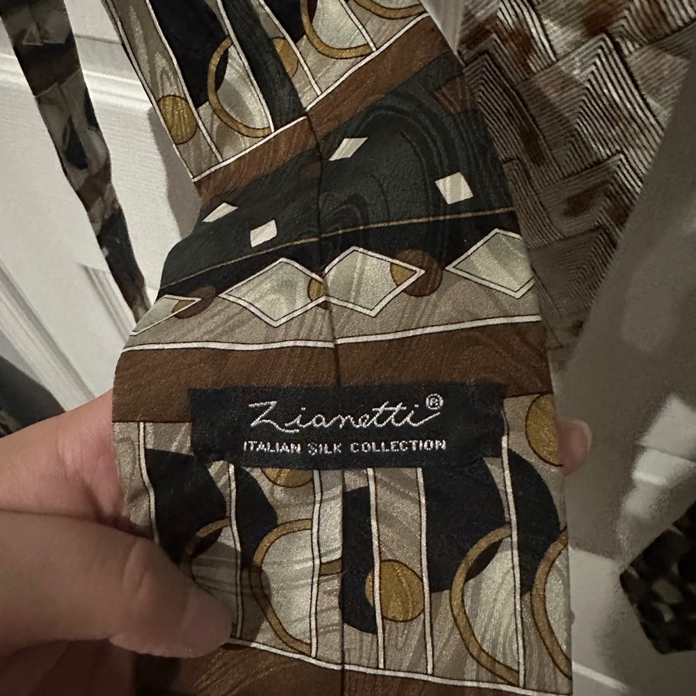 Geometric Patterned Ties 100% Silk Made in Italy - Set of 3 - Picture 7 of 7